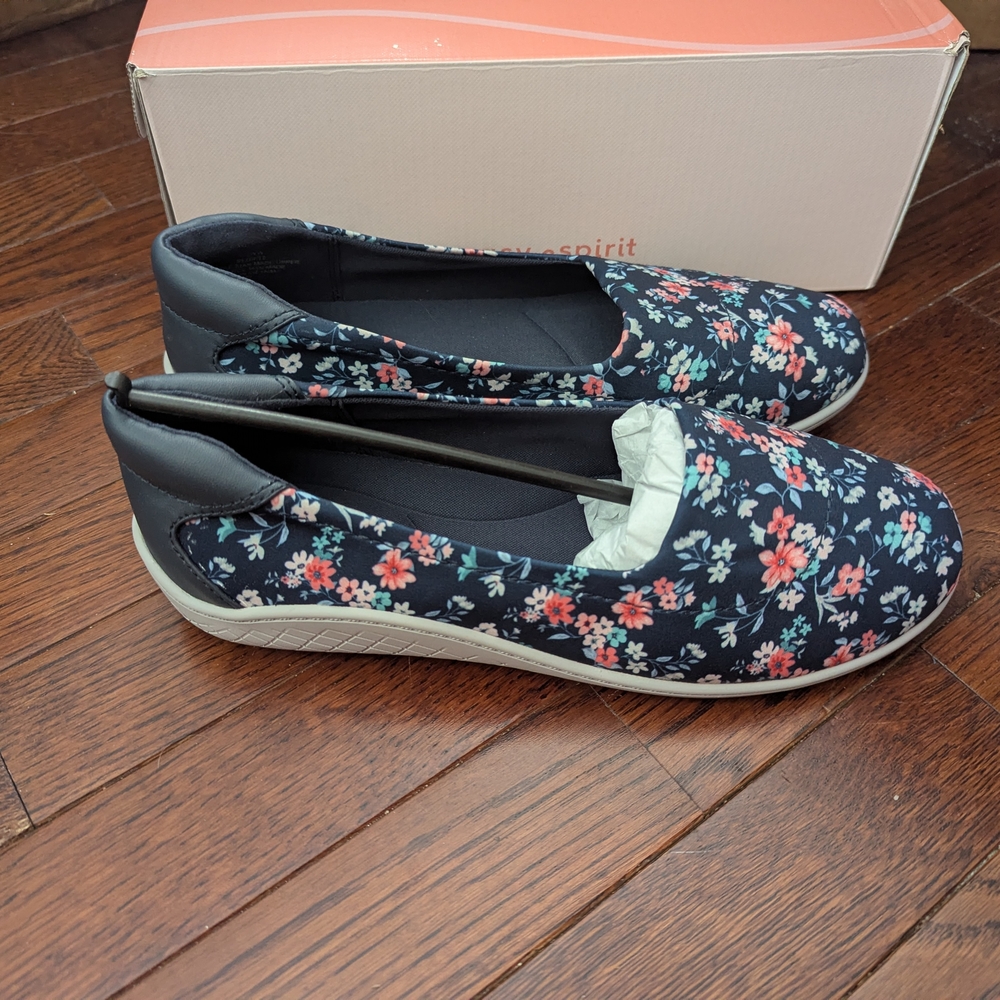 Easy Spirit Gift 2 Floral Flats - Navy and Coral